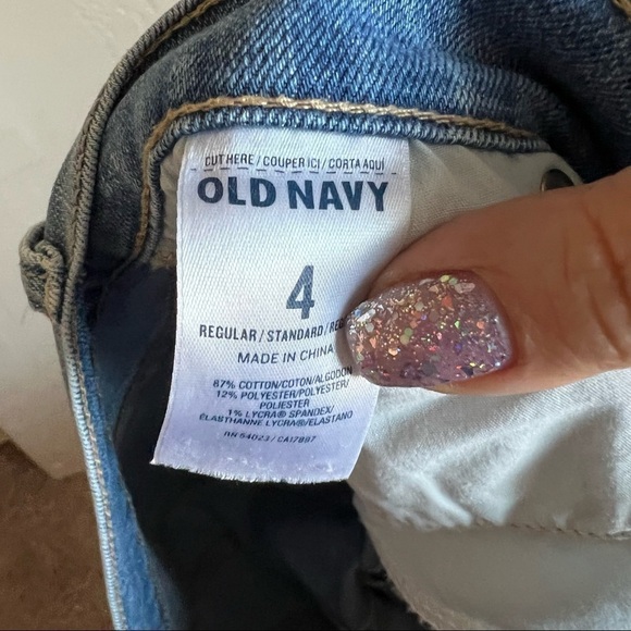 Old Navy Boyfriend Glacier Cropped Denim Jeans - Picture 8 of 9